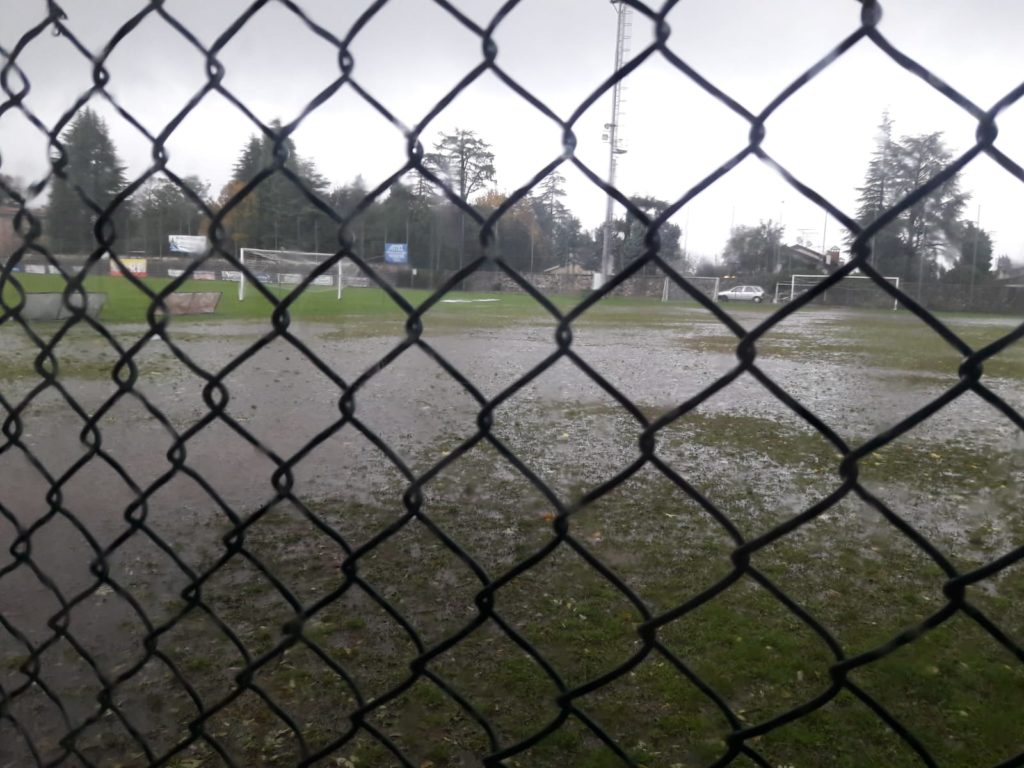 campo da calcio impraticabile